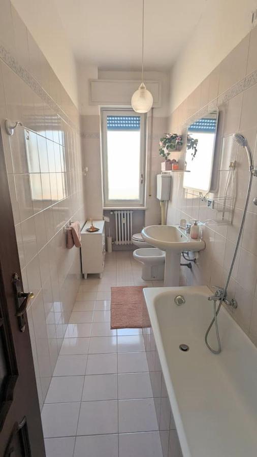 La Terrazza Del Re Apartment Верчели Екстериор снимка