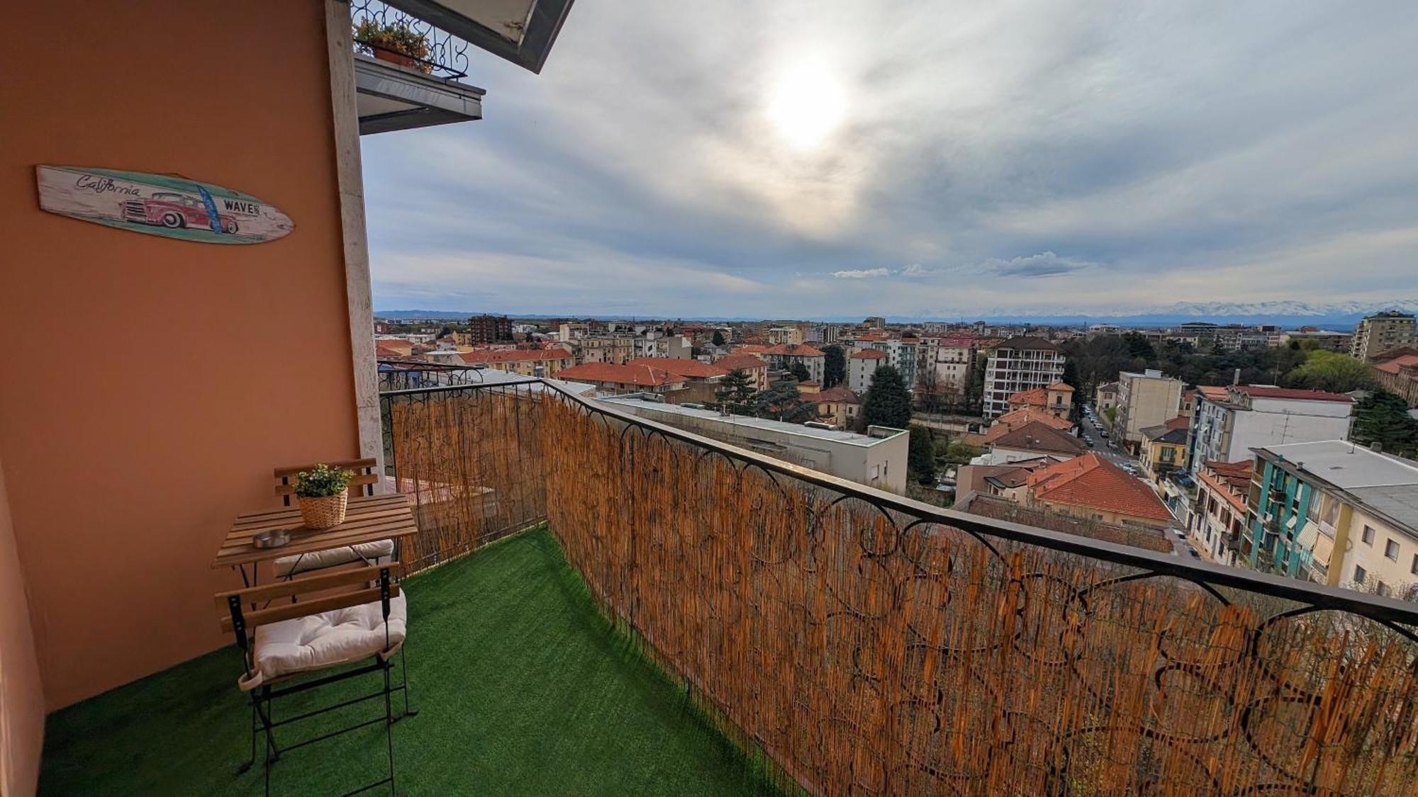 La Terrazza Del Re Apartment Верчели Екстериор снимка